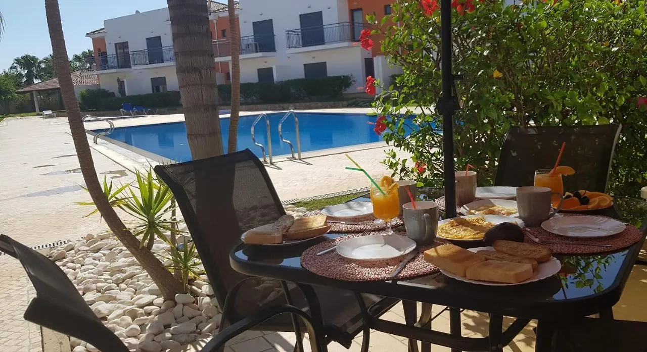 Jardins De Pera Vila M פורטוגל