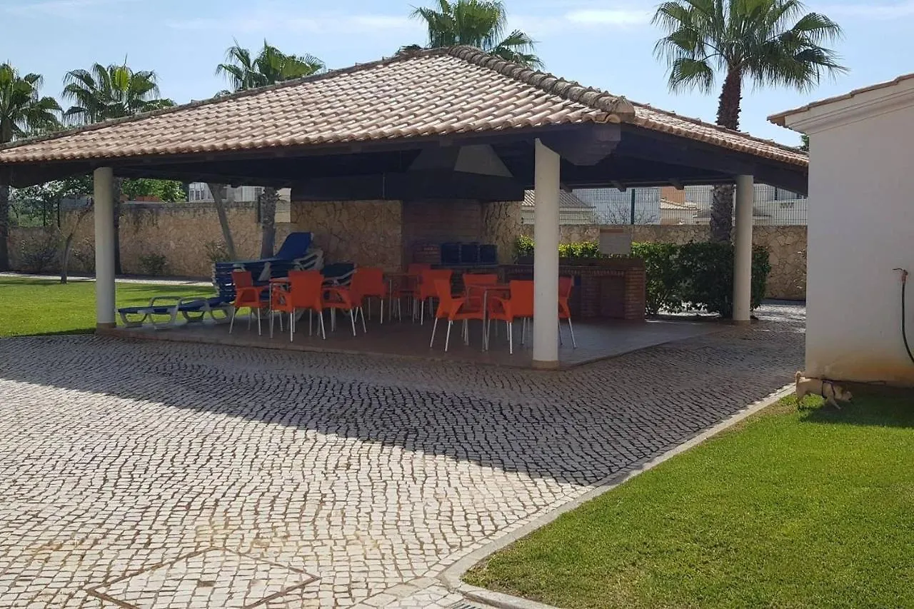 Casa de Férias Jardins De Pera Vila M